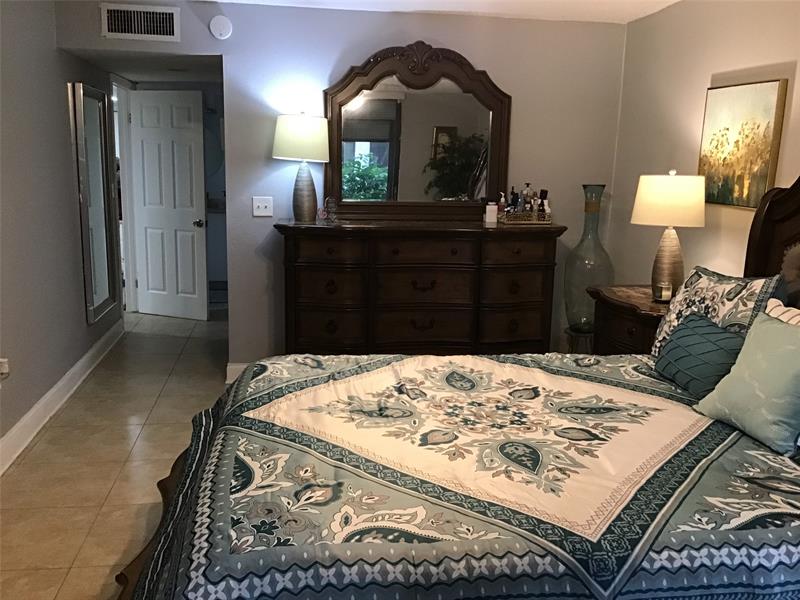 Image 12 of 22 For 1480 Sheridan  4b