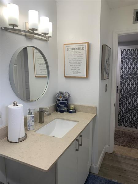 Image 17 of 22 For 1480 Sheridan  4b