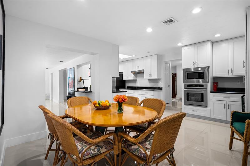 Image 13 of 28 For 326 Seven Isles Dr