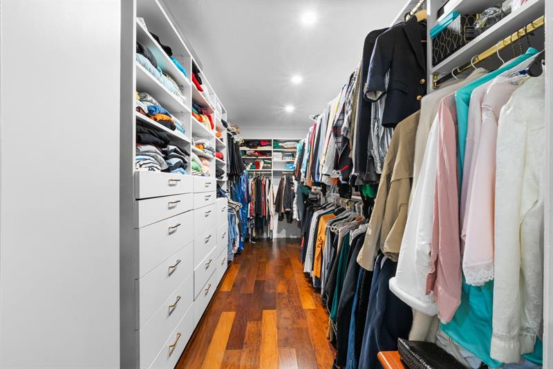 Image 16 of 28 For 326 Seven Isles Dr