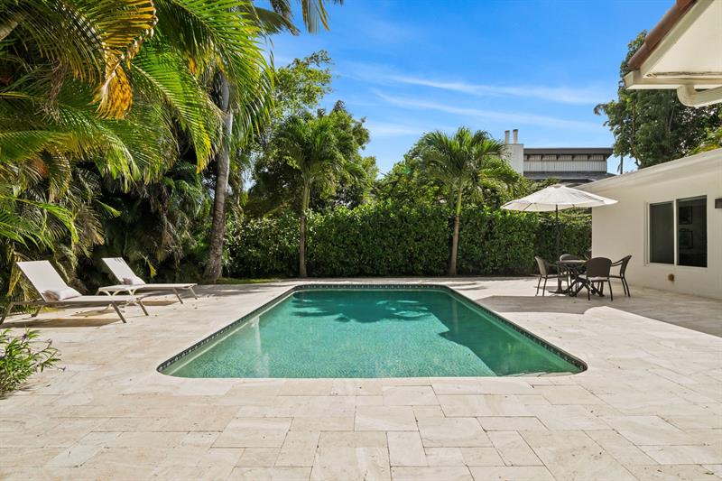 Image 24 of 28 For 326 Seven Isles Dr