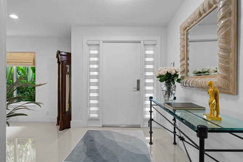 Image 3 of 28 For 326 Seven Isles Dr