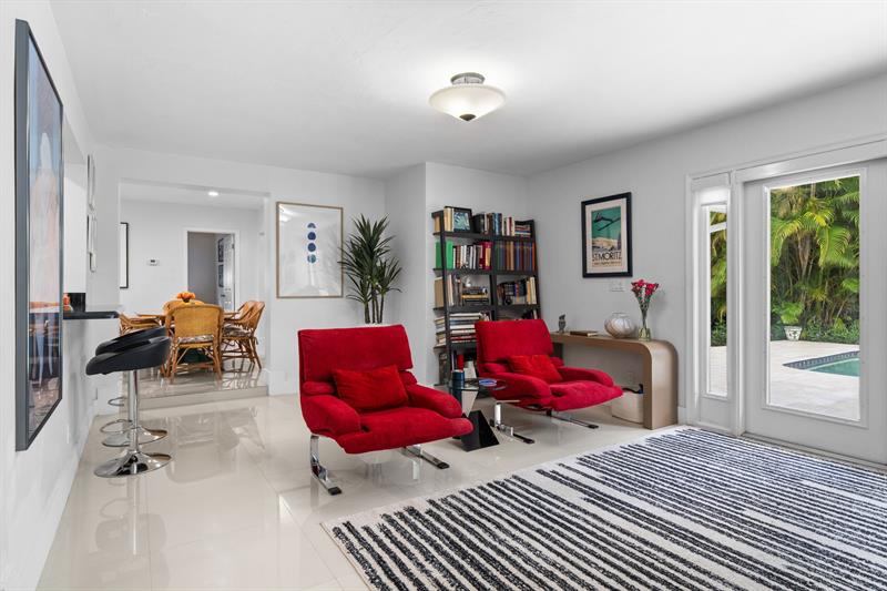 Image 9 of 28 For 326 Seven Isles Dr