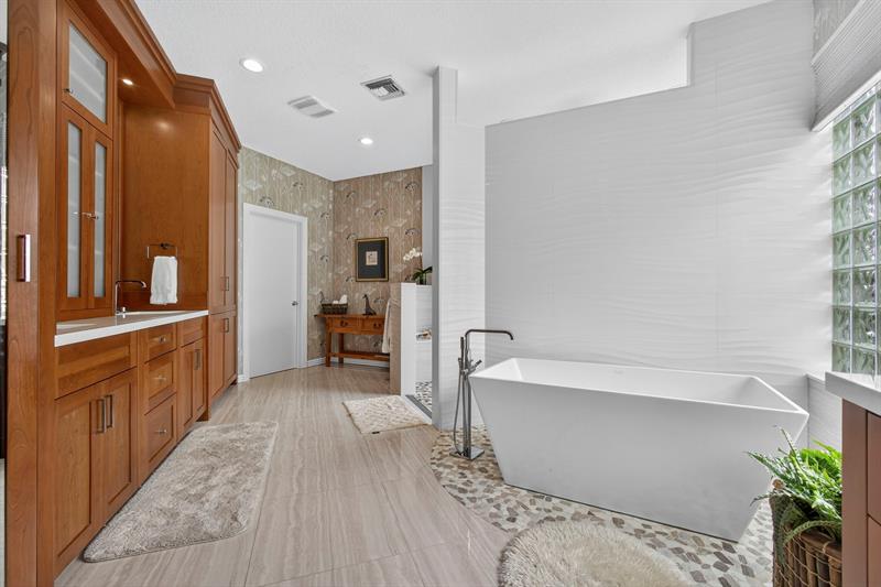 Image 24 of 58 For 6403 Brandon St