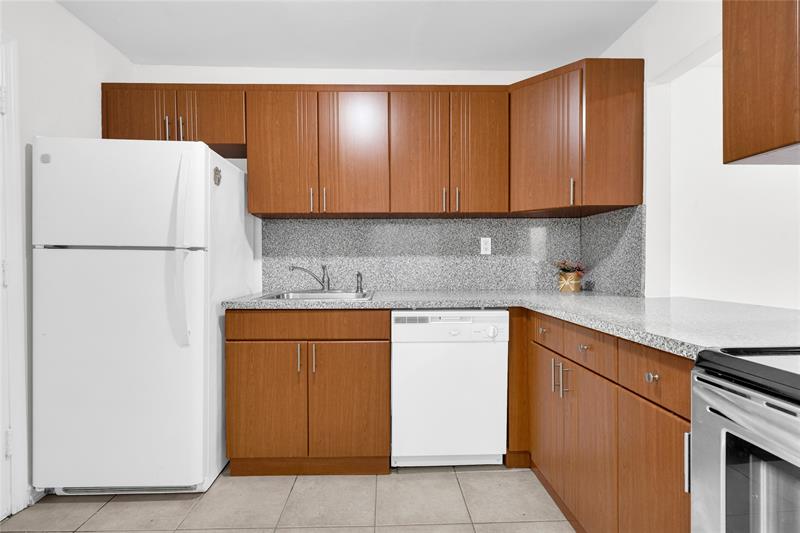 Image 6 of 34 For 8600 109th Ave  4-101