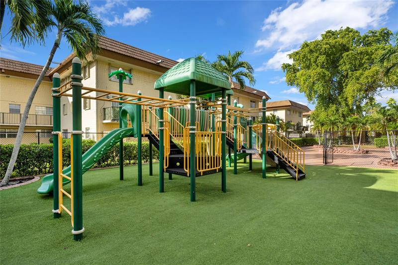 Image 7 of 34 For 8600 109th Ave  4-101