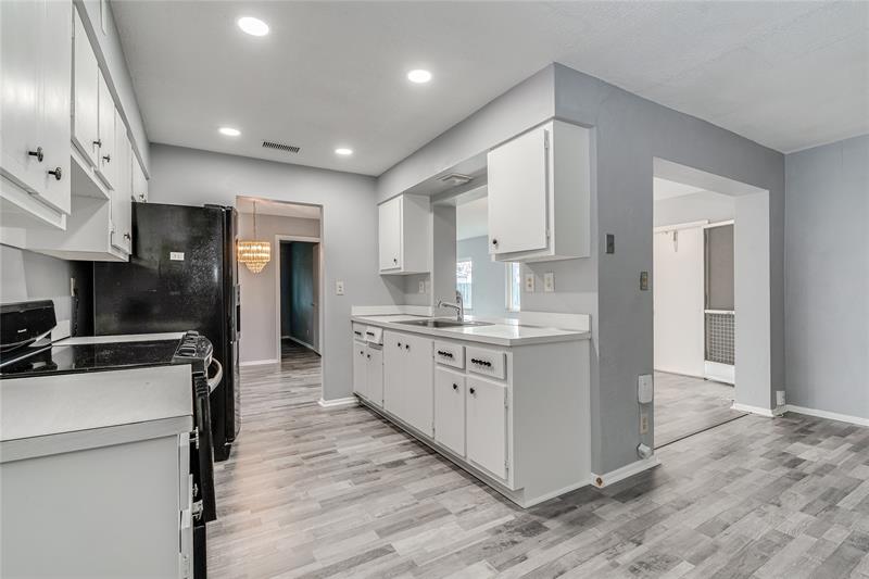 Image 9 of 21 For 9608 67th St