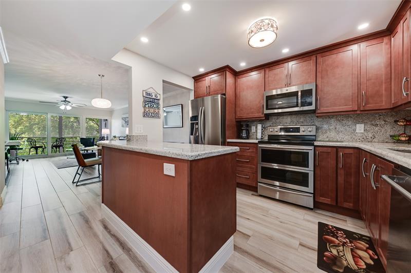 Image 5 of 24 For 773 Jeffery St  4-305