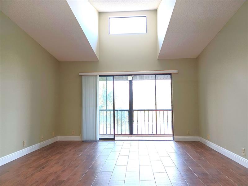 Image 14 of 37 For 806 Sky Pine Way  B3