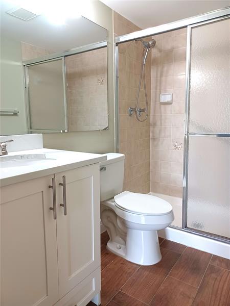 Image 18 of 37 For 806 Sky Pine Way  B3