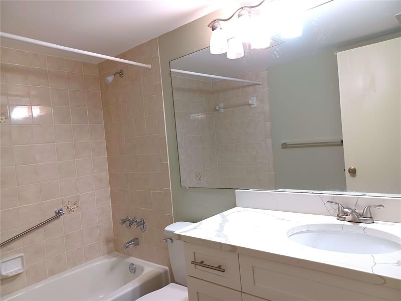 Image 23 of 37 For 806 Sky Pine Way  B3