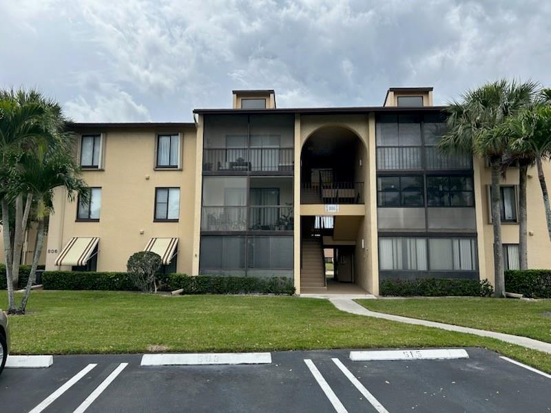 Image 29 of 37 For 806 Sky Pine Way  B3