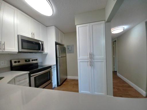 Image 6 of 37 For 806 Sky Pine Way  B3