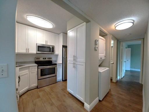 Image 7 of 37 For 806 Sky Pine Way  B3