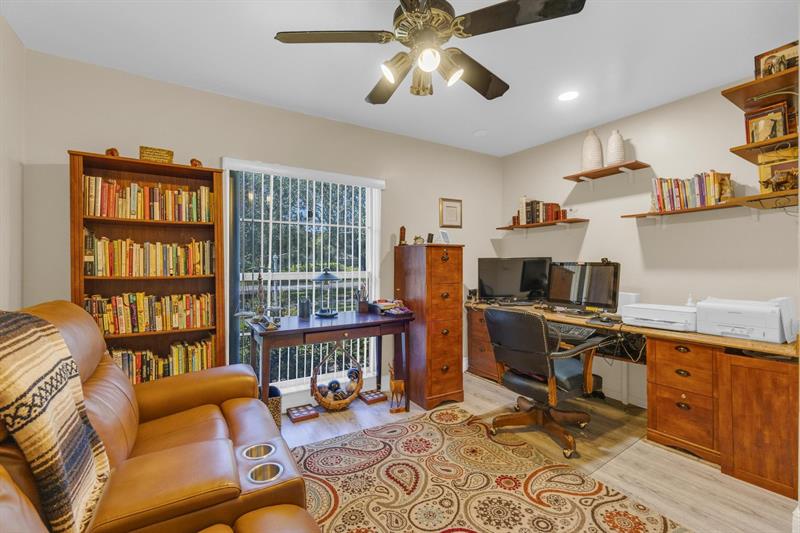 Image 10 of 11 For 18201 87th Ave