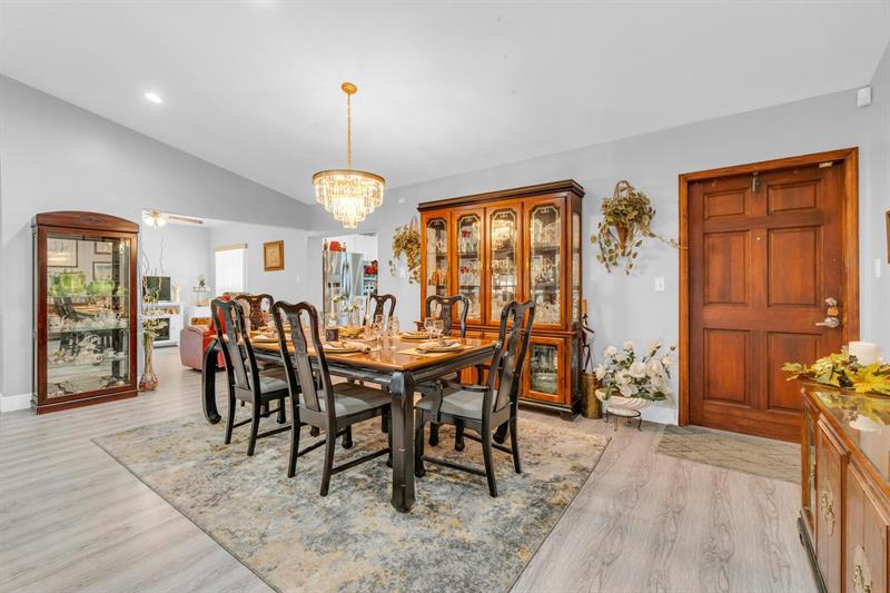 Image 5 of 11 For 18201 87th Ave