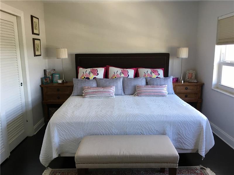 Image 11 of 15 For 6000 Ocean Blvd  11g