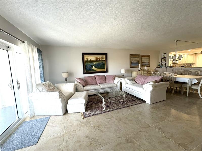 Image 9 of 15 For 6000 Ocean Blvd  11g