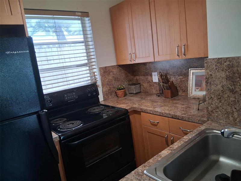 Image 10 of 24 For 3212 7th Pl  10