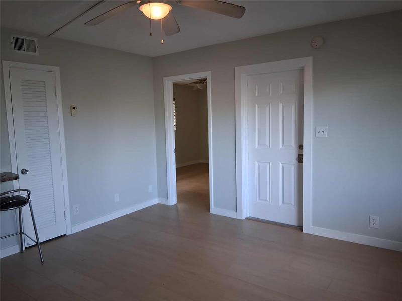 Image 11 of 24 For 3212 7th Pl  10