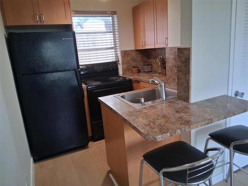 Image 9 of 24 For 3212 7th Pl  10