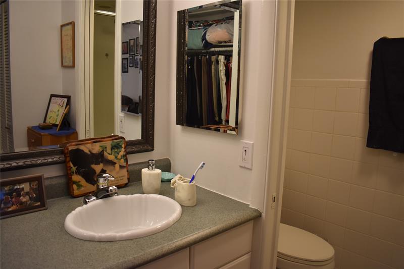 Image 12 of 28 For 900 River Reach Dr  101