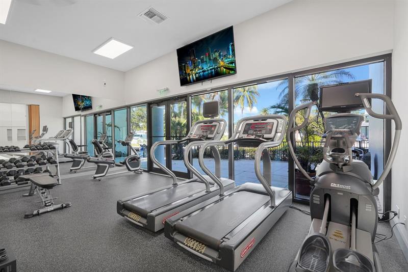 Image 22 of 28 For 900 River Reach Dr  101