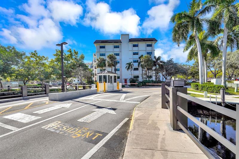 Image 26 of 28 For 900 River Reach Dr  101