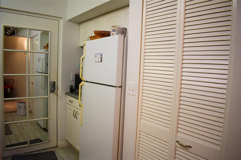 Image 3 of 28 For 900 River Reach Dr  101