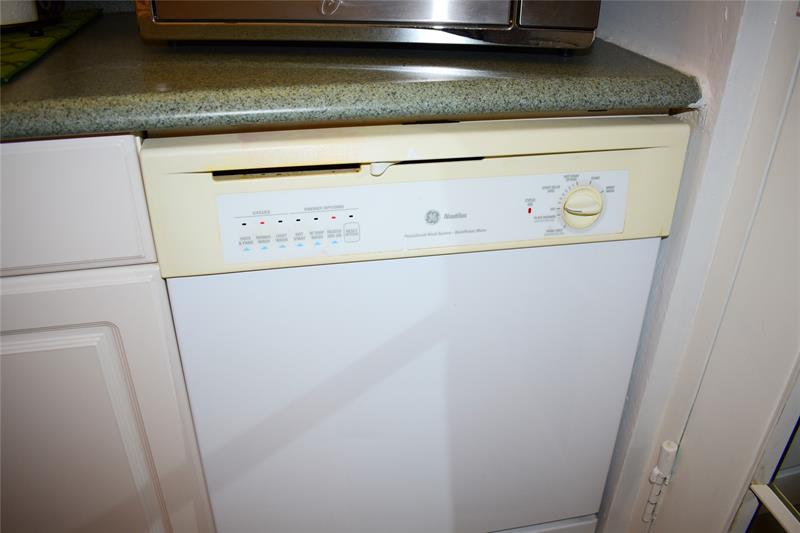 Image 4 of 28 For 900 River Reach Dr  101