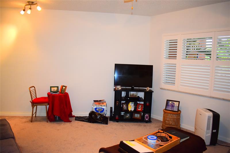 Image 7 of 28 For 900 River Reach Dr  101