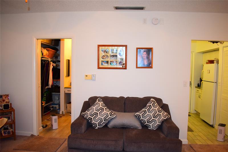 Image 8 of 28 For 900 River Reach Dr  101