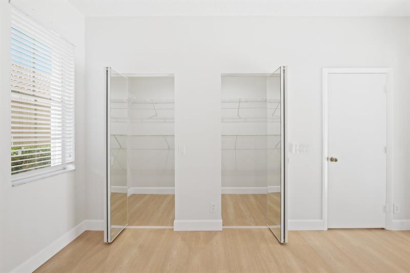 Image 20 of 46 For 845 Falling Water Rd