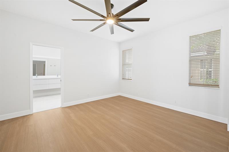 Image 21 of 46 For 845 Falling Water Rd