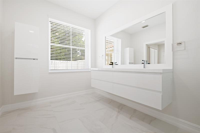 Image 23 of 46 For 845 Falling Water Rd