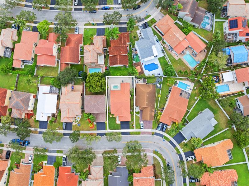 Image 38 of 46 For 845 Falling Water Rd