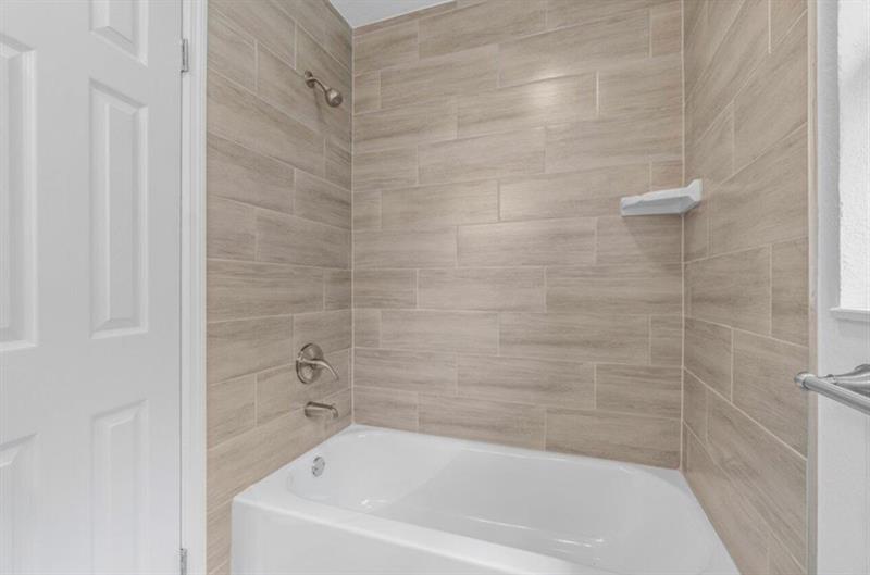 Image 11 of 15 For 501 S E St  