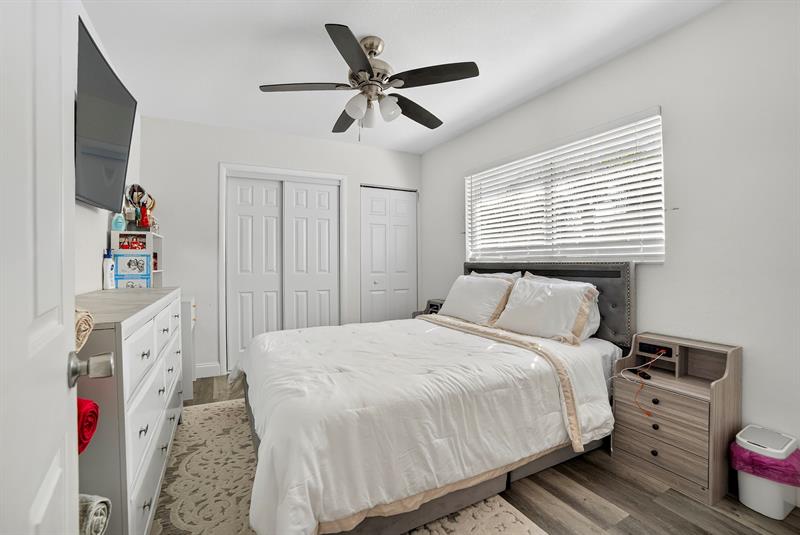 Image 13 of 15 For 501 S E St  