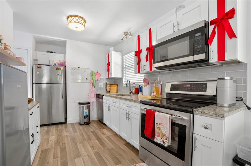 Image 4 of 15 For 501 S E St  