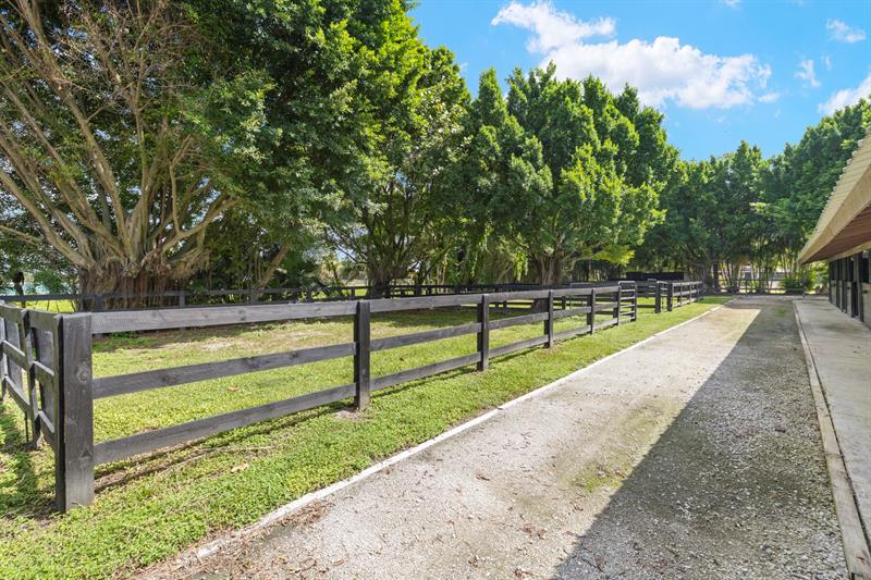 Image 18 of 75 For 14996 50th Street