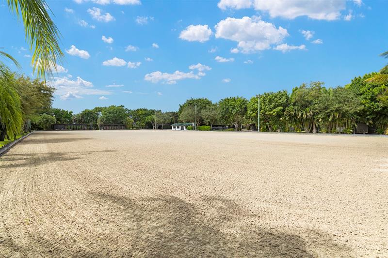 Image 32 of 75 For 14996 50th Street