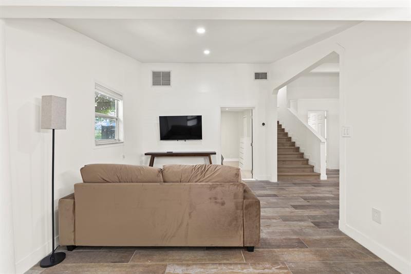 Image 54 of 75 For 14996 50th Street