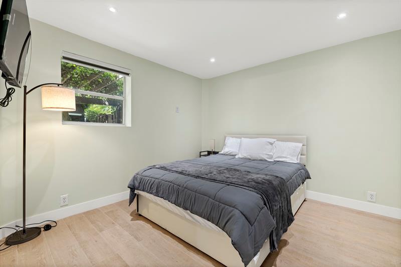 Image 62 of 75 For 14996 50th Street