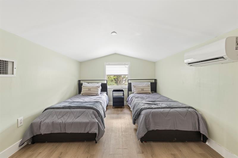 Image 63 of 75 For 14996 50th Street