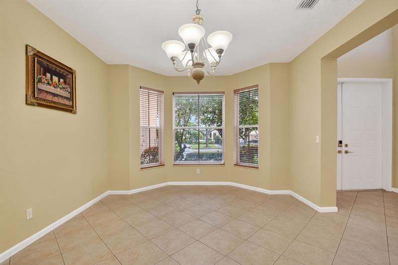 Image 12 of 69 For 9393 Savannah Estates Drive