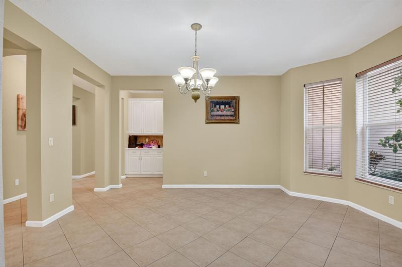 Image 13 of 69 For 9393 Savannah Estates Drive