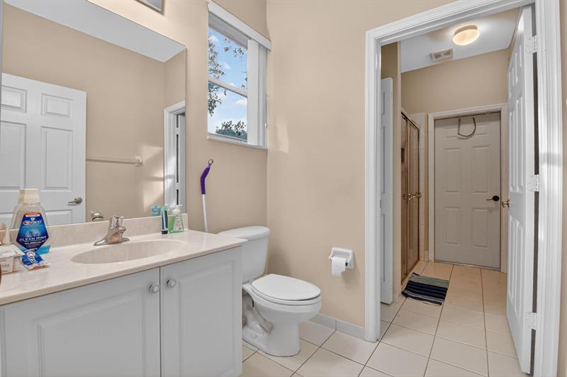 Image 27 of 69 For 9393 Savannah Estates Drive