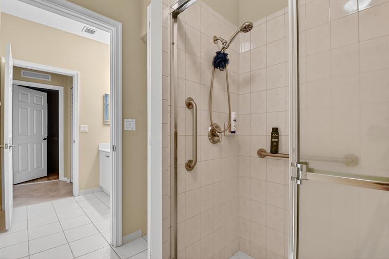 Image 29 of 69 For 9393 Savannah Estates Drive