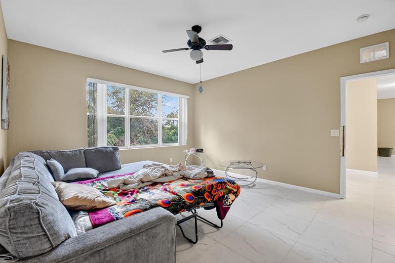 Image 39 of 69 For 9393 Savannah Estates Drive