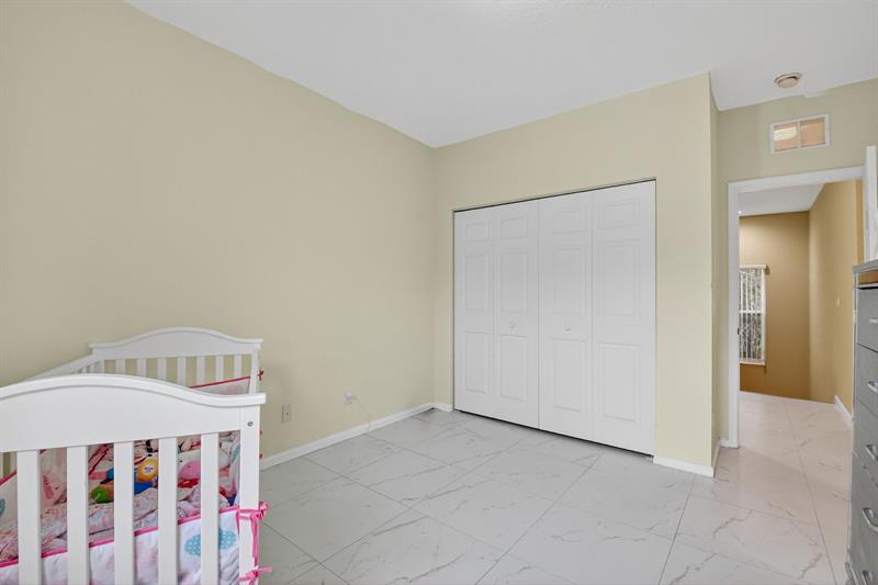 Image 41 of 69 For 9393 Savannah Estates Drive